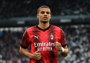 罗体：佳夫想加盟比科莫更有竞争力的球队，米兰等着卖他买莱奥尼