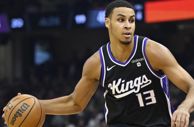 开云体育-西部季后赛超巨环伺 有了他国王防守底气十足