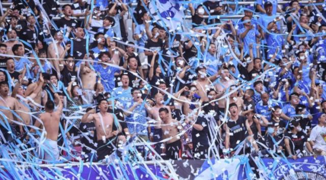 开云中国官网-中超观众回归！生活本质是滥竽充数和锦上添花！